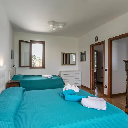 Amazing Home In Punta Milocca Terrauzza