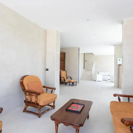 Amazing Home In Punta Milocca Terrauzza